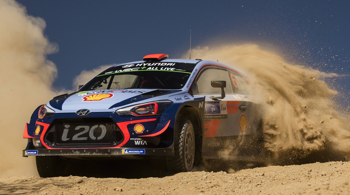 Dani Sordo tartja vezető helyét Loeb támadásai ellenére