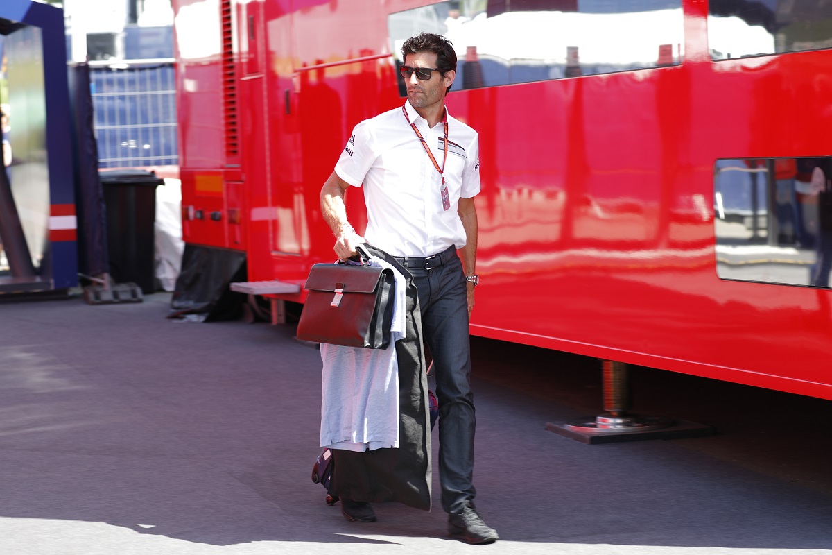 Webber szerint vetít a Ferrari, és nem lép ki a Forma-1-ből