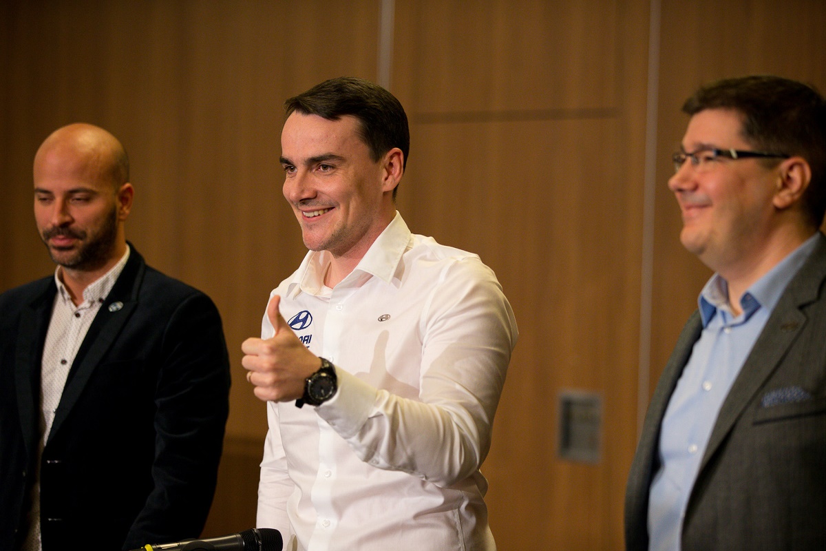 Michelisz Norbert gyorsan kiismerte új autóját