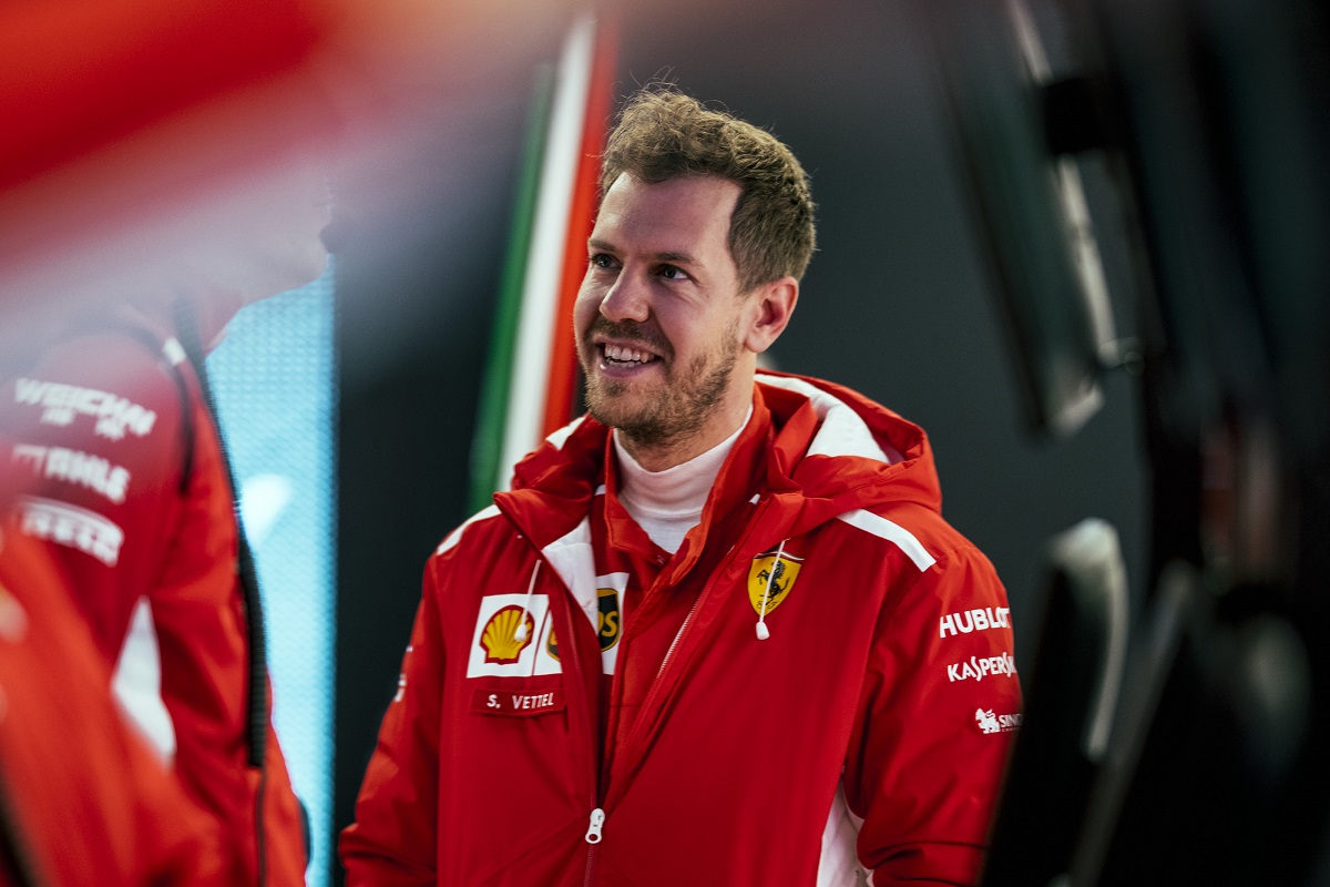 Sebastian Vettel új frizurával kezdi a szezont