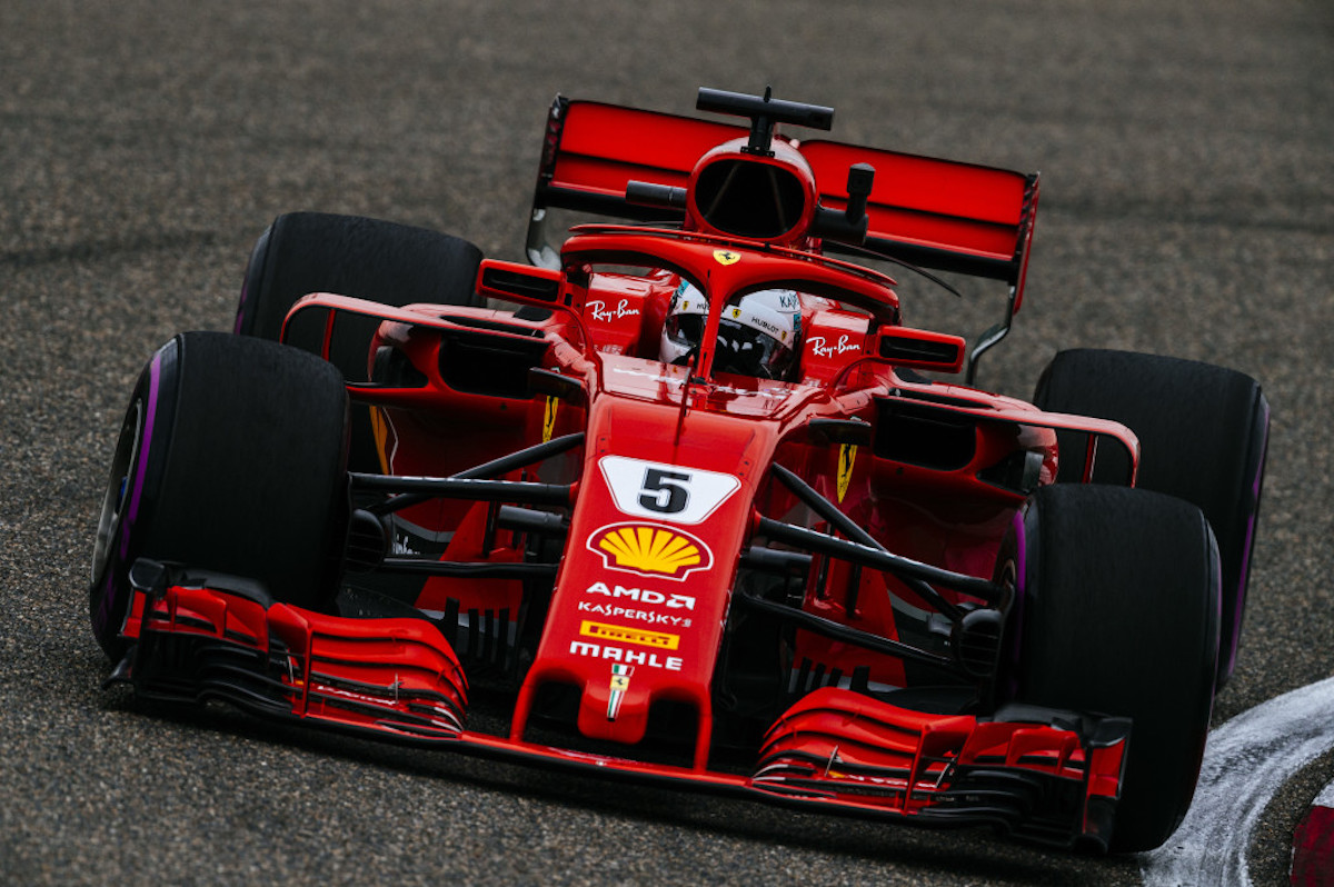 Vettelé a pole, Ferrari első sor Kínában