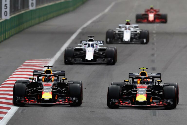 Ricciardo, Verstappen, Baku, Red Bull