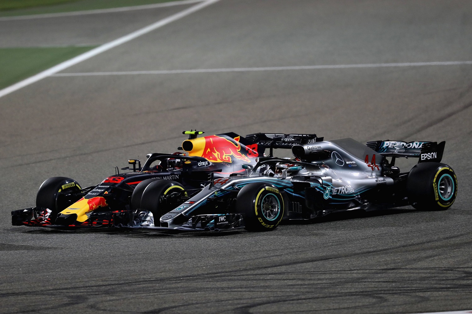 Hamilton szerint Verstappen éretlen döntést hozott