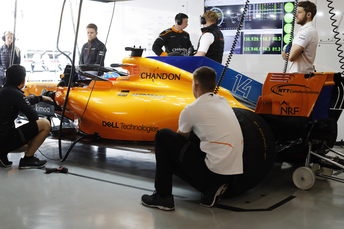 Jelentős fejlesztésekkel érkezik a McLaren Spanyolországba
