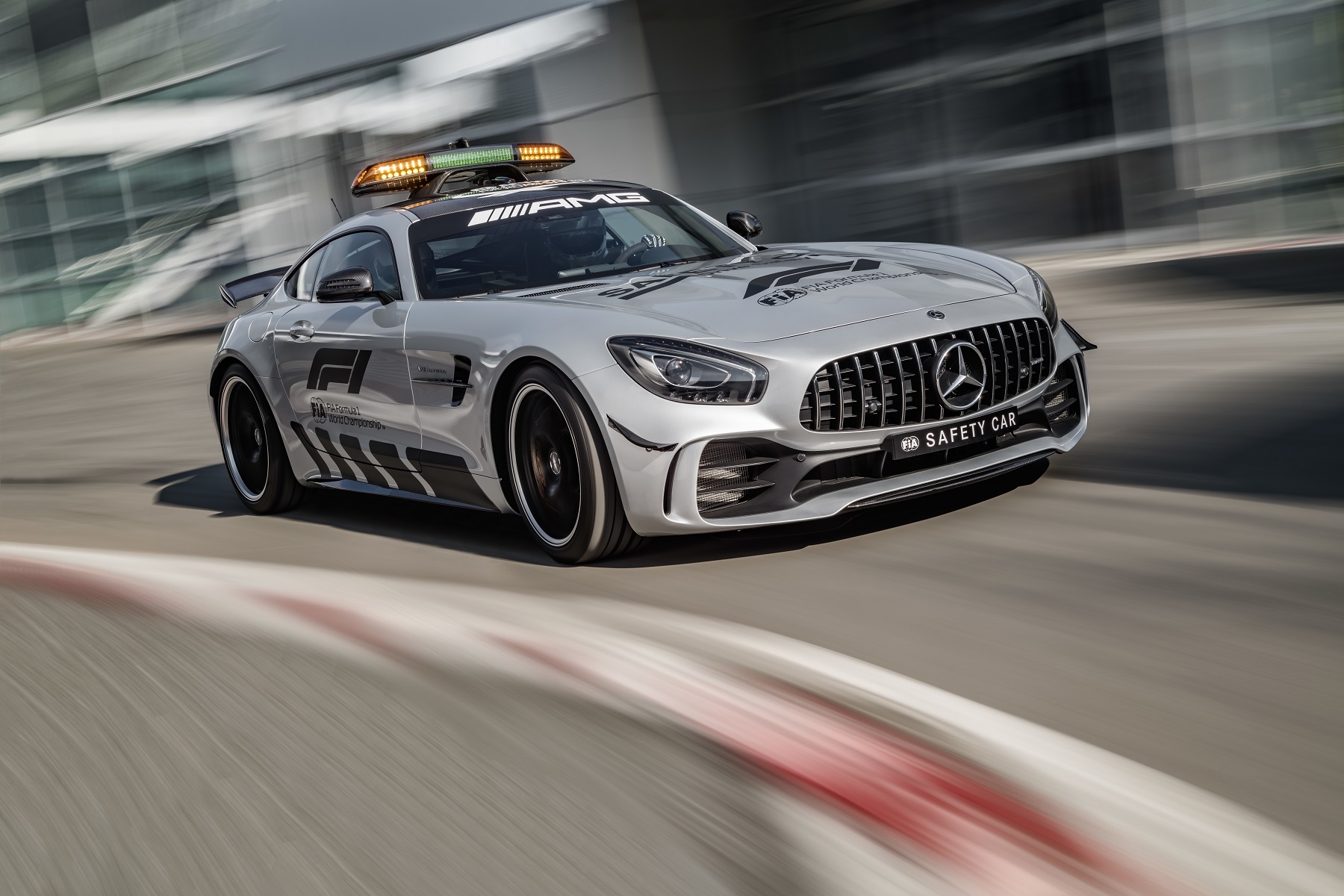 Whiting cáfolja, hogy egyeseknek kedvezni akartak a Safety Carral
