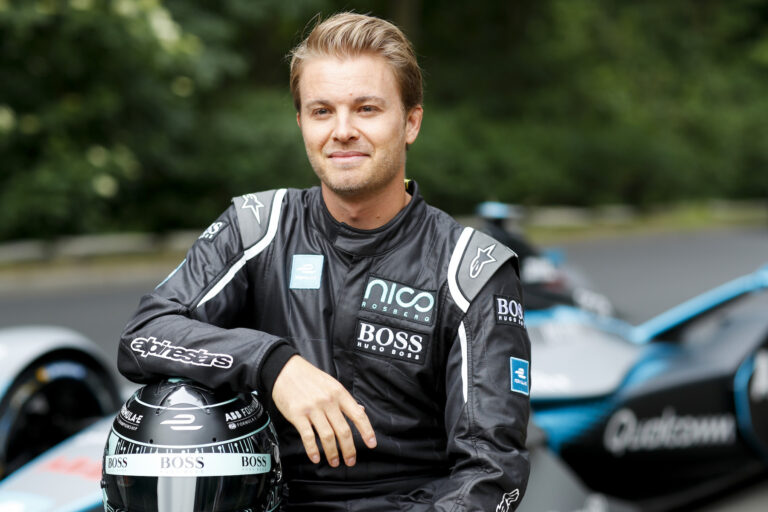 Nico Rosberg Formula E autót hajtott Berlin utcáin