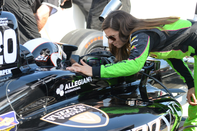 Indy 500: Carpenter a pole-ban, Hinchcliffe rajthoz sem áll!