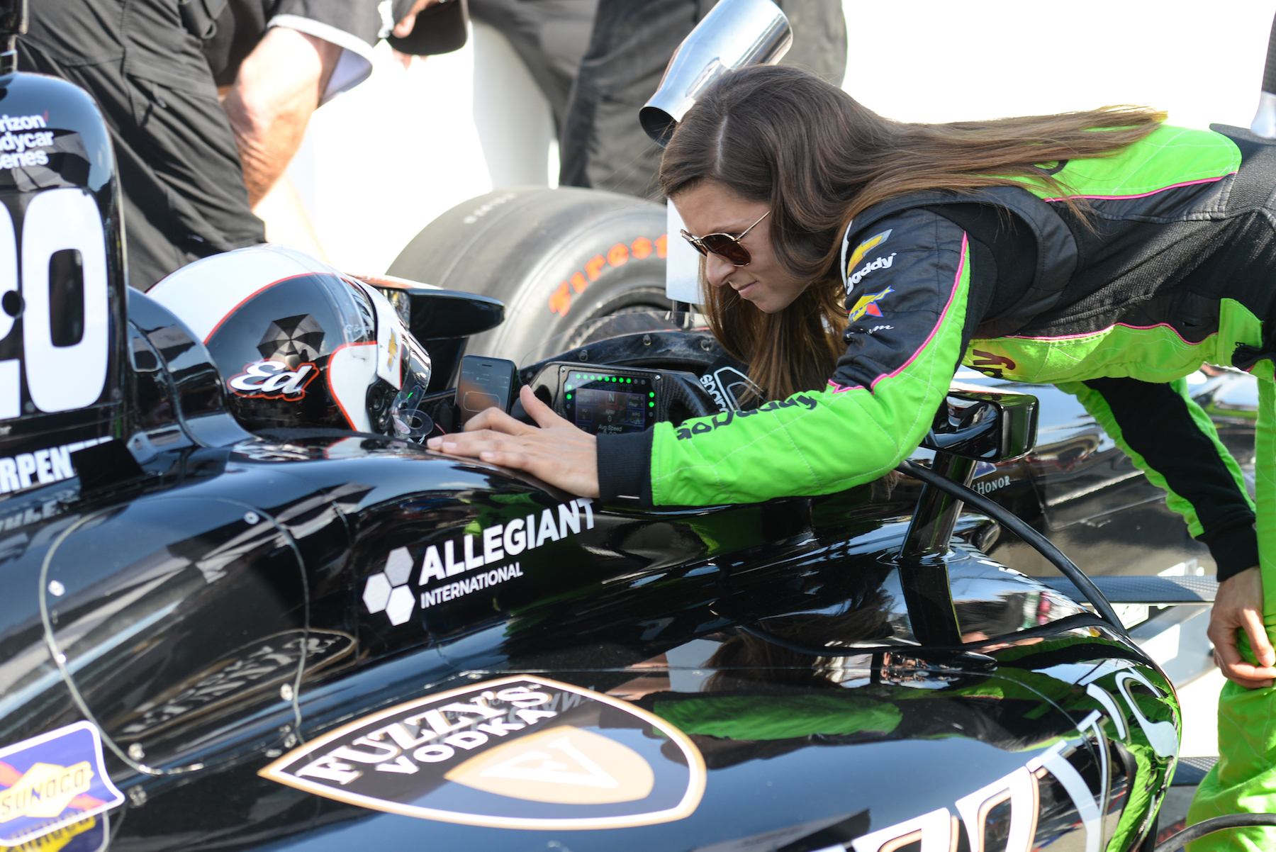 Indy 500: Carpenter a pole-ban, Hinchcliffe rajthoz sem áll!