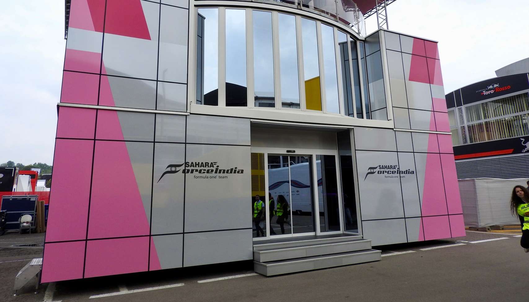 A héten eladásra kerülhet a Force India?