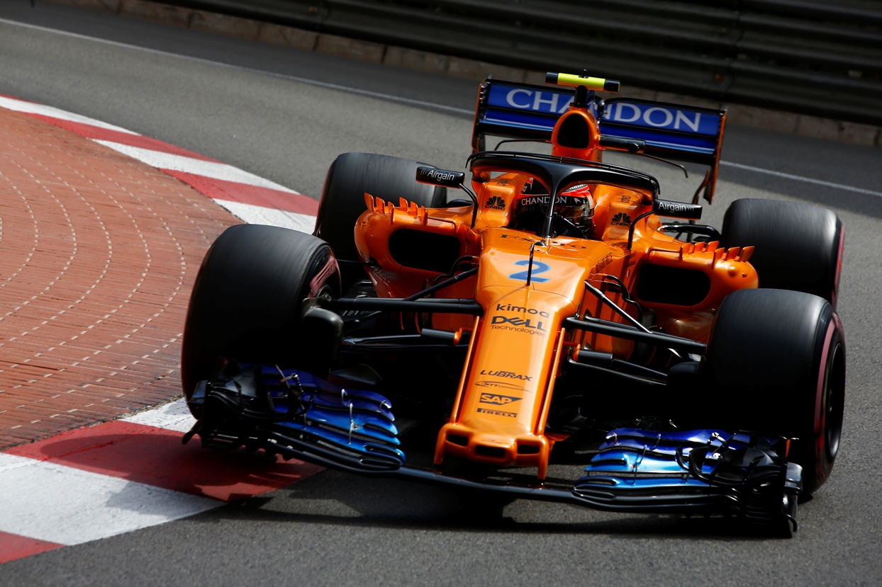 Váltóhiba hátráltatta Vandoorne-t