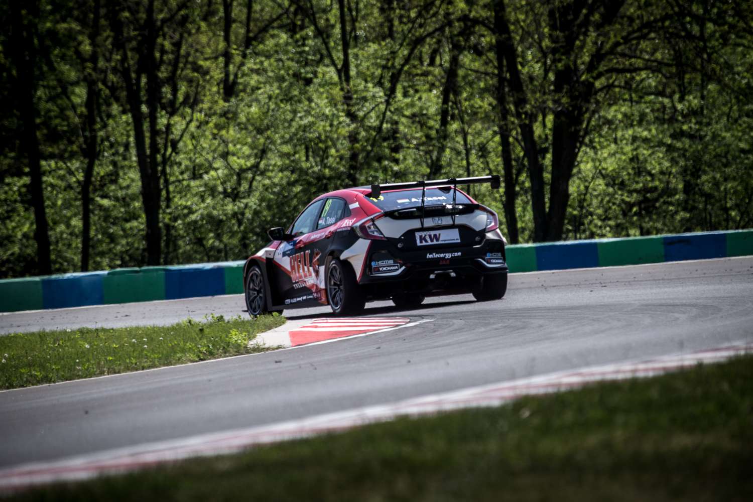 Bravúros belépő, drámai befejezés – a belga futamon