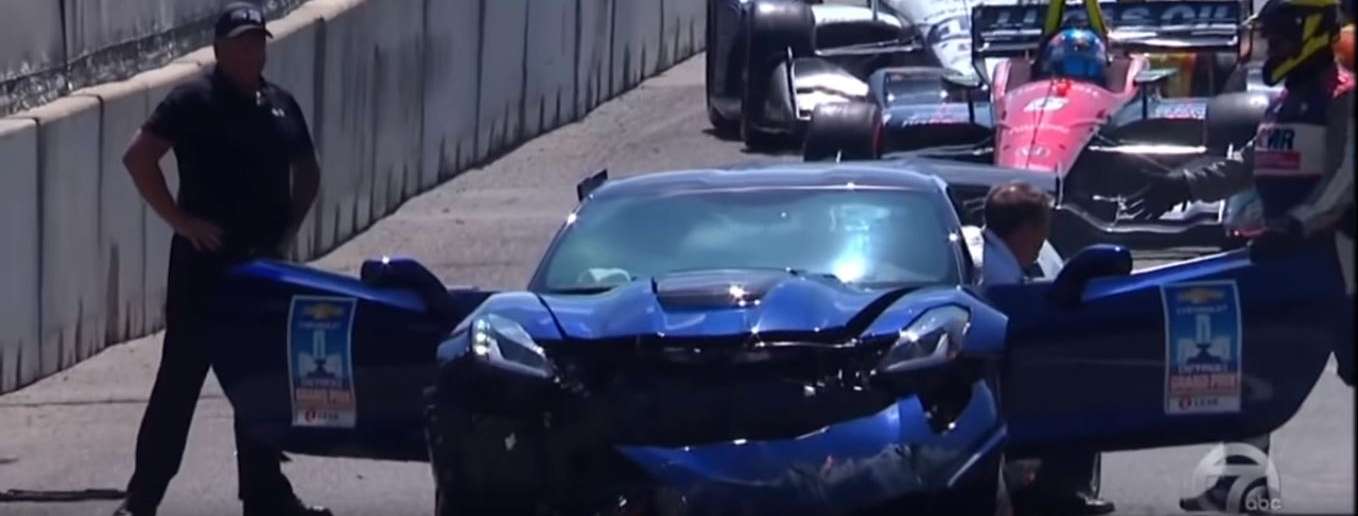 IndyCar: Már a rajt előtt összetört a pace car!