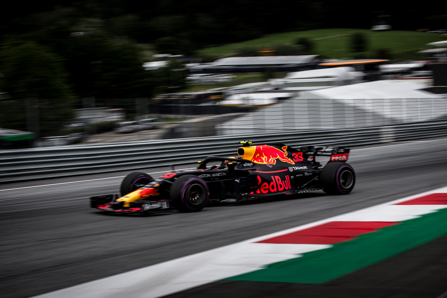 Verstappen védelmébe vette Vettelt a balesete kapcsán