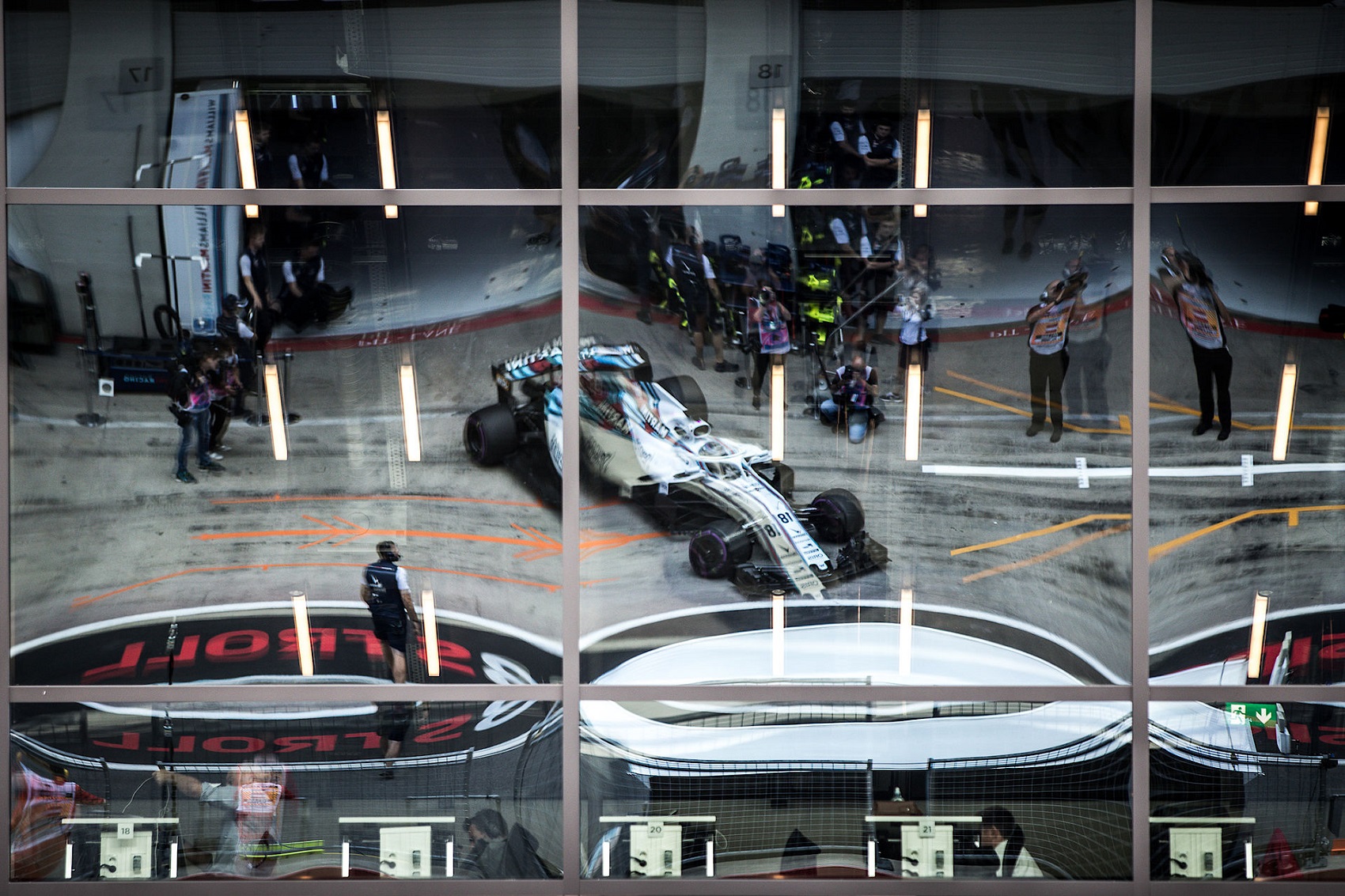 Kettőnél több, és kevesebb autóval is lehessen csapatot indítani az F1-ben!