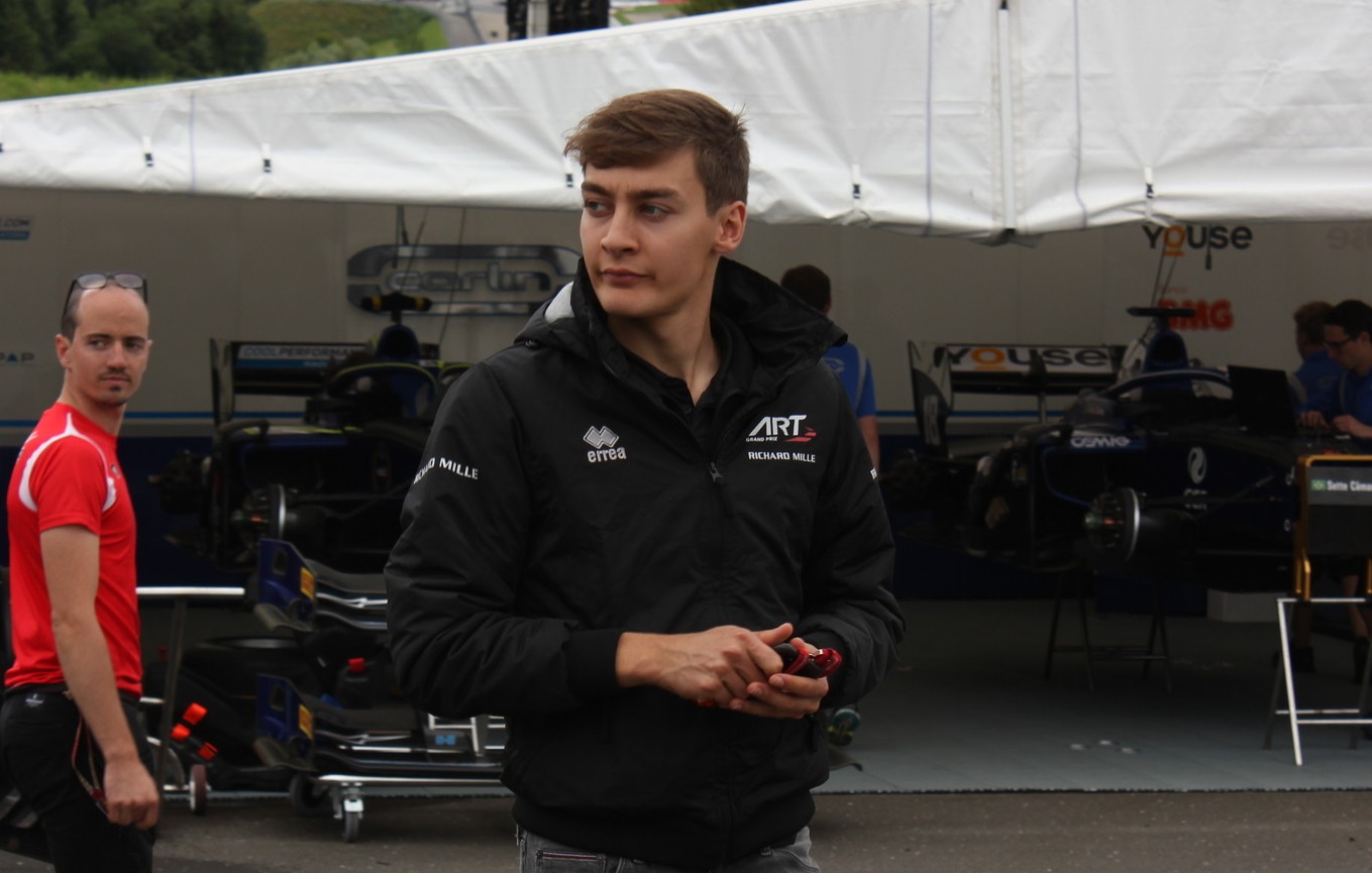 George Russell „lemásolná” Charles Leclerc-et