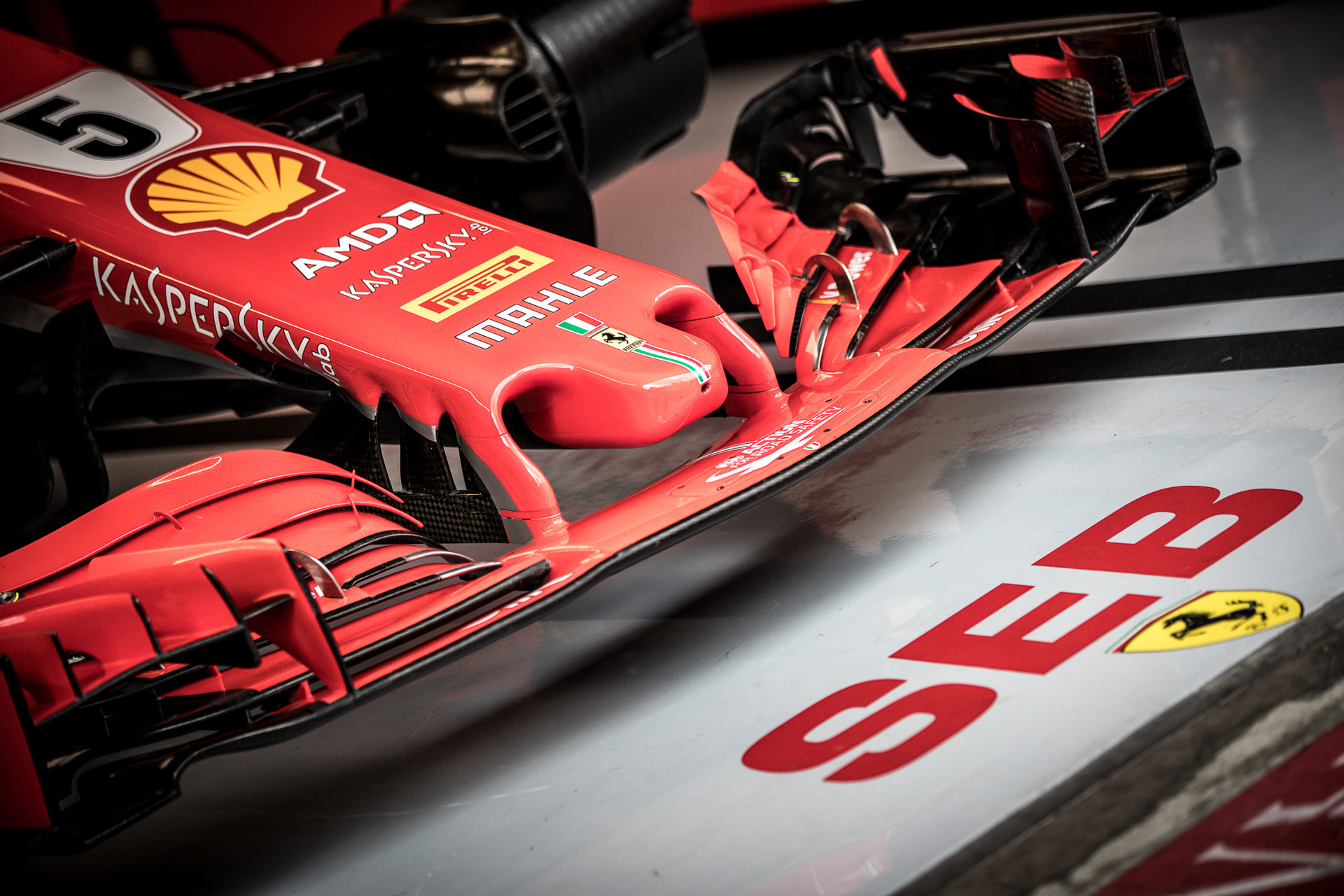 A Ferrari egyedi kipufogórendszerrel rukkolt elő a Német Nagydíjra