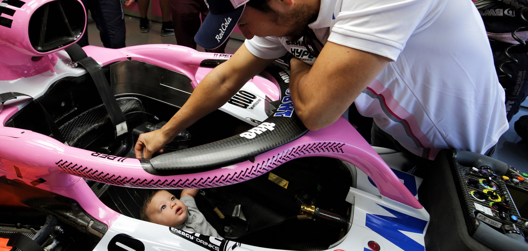 Perez baba édesapja autójában ült