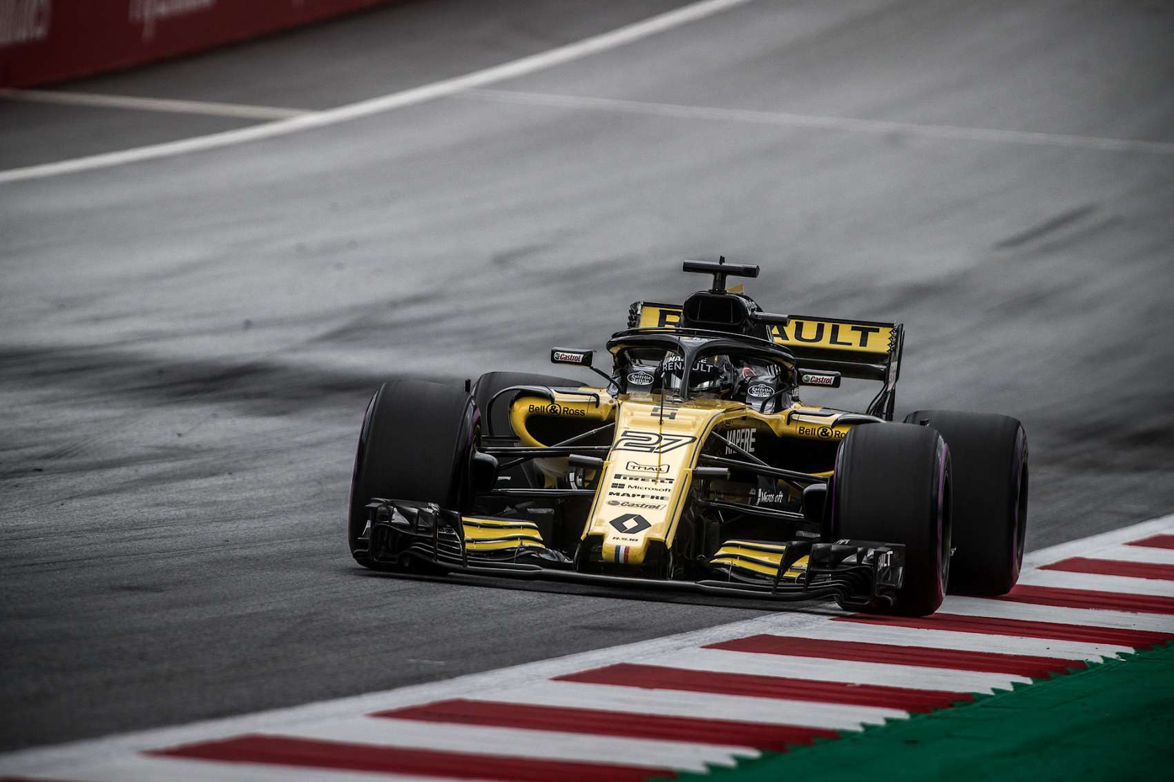 Ezért nem kapott Hülkenberg olyan büntetést, mint anno Grosjean