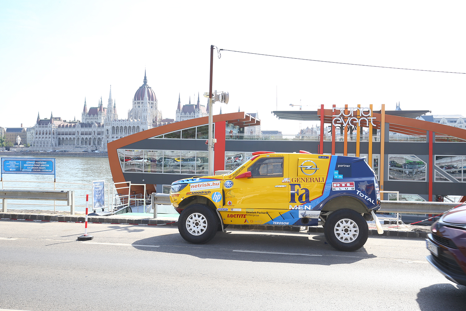 Felfedezők nyomában