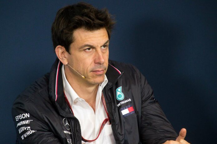 Toto Wolff, Mercedes, Racingline
