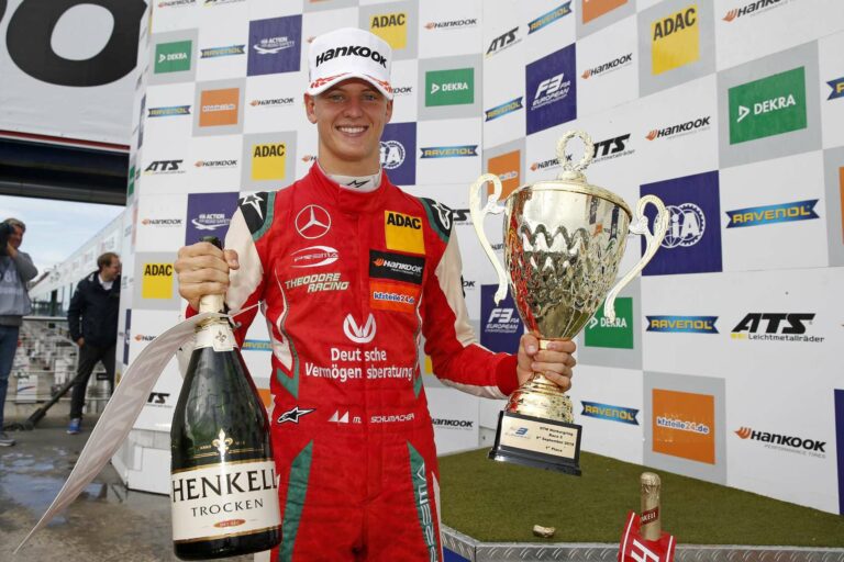 Hogyan sikerült Mick Schumachernek áttörést elérnie Formula-3-ban?