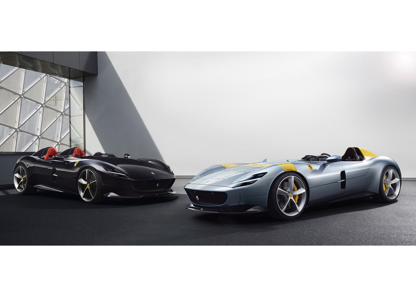 Megérkezett a Ferrari Monza SP1 és SP2