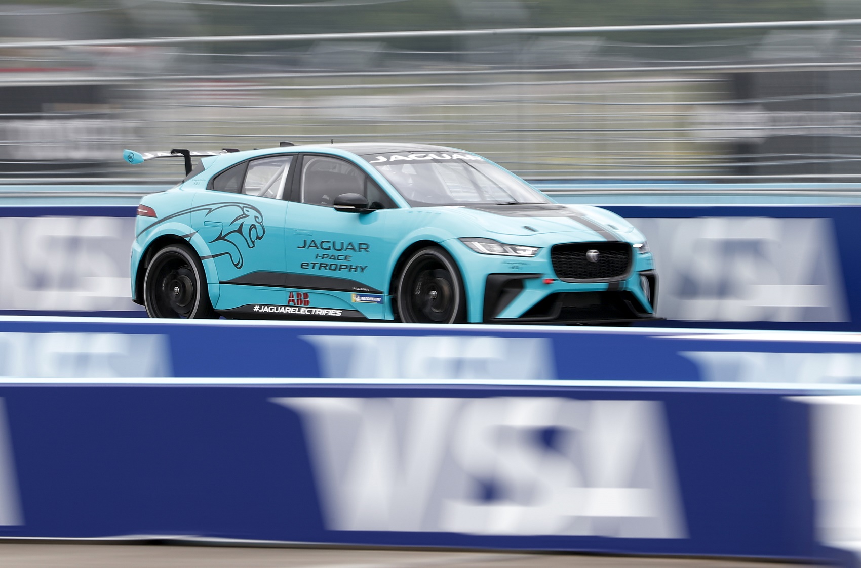 Tíz versenyből áll majd az első Jaguar I-PACE eTROPHY szezon