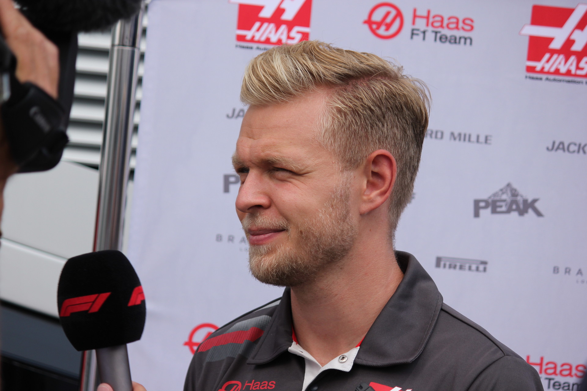 Magnussen szerint Alonso tiszteletlen és Istennek hiszi magát
