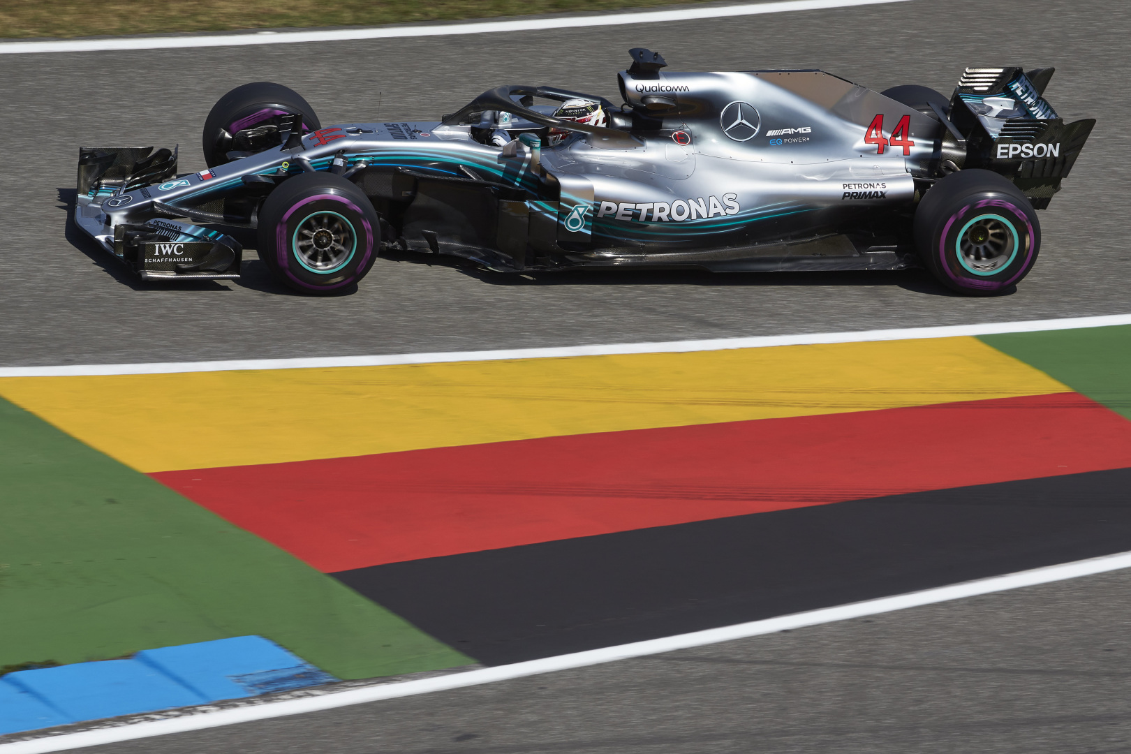 A Mercedes mentette meg a Német Nagydíjat