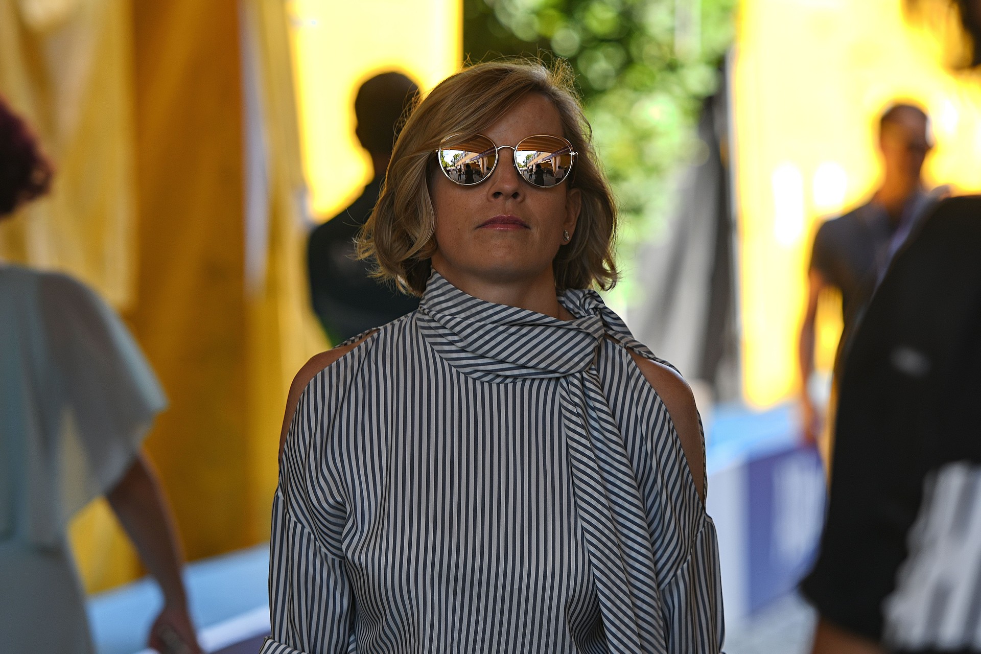 Elkészült Susie Wolff sisakja, kristályból