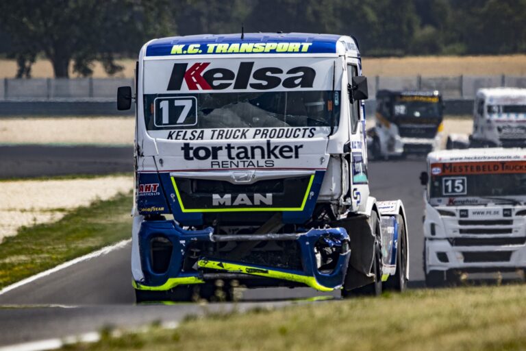 Harc Belgiumban, Zolderba megy kamion a Európa-bajnokság