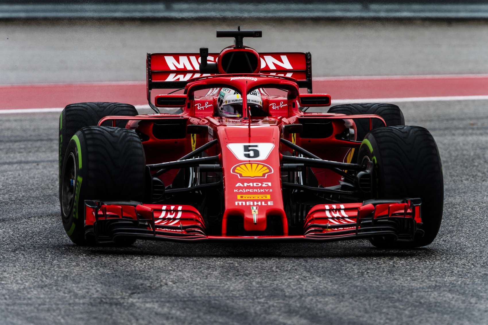 Vettel háromhelyes rajtbüntetést kapott!