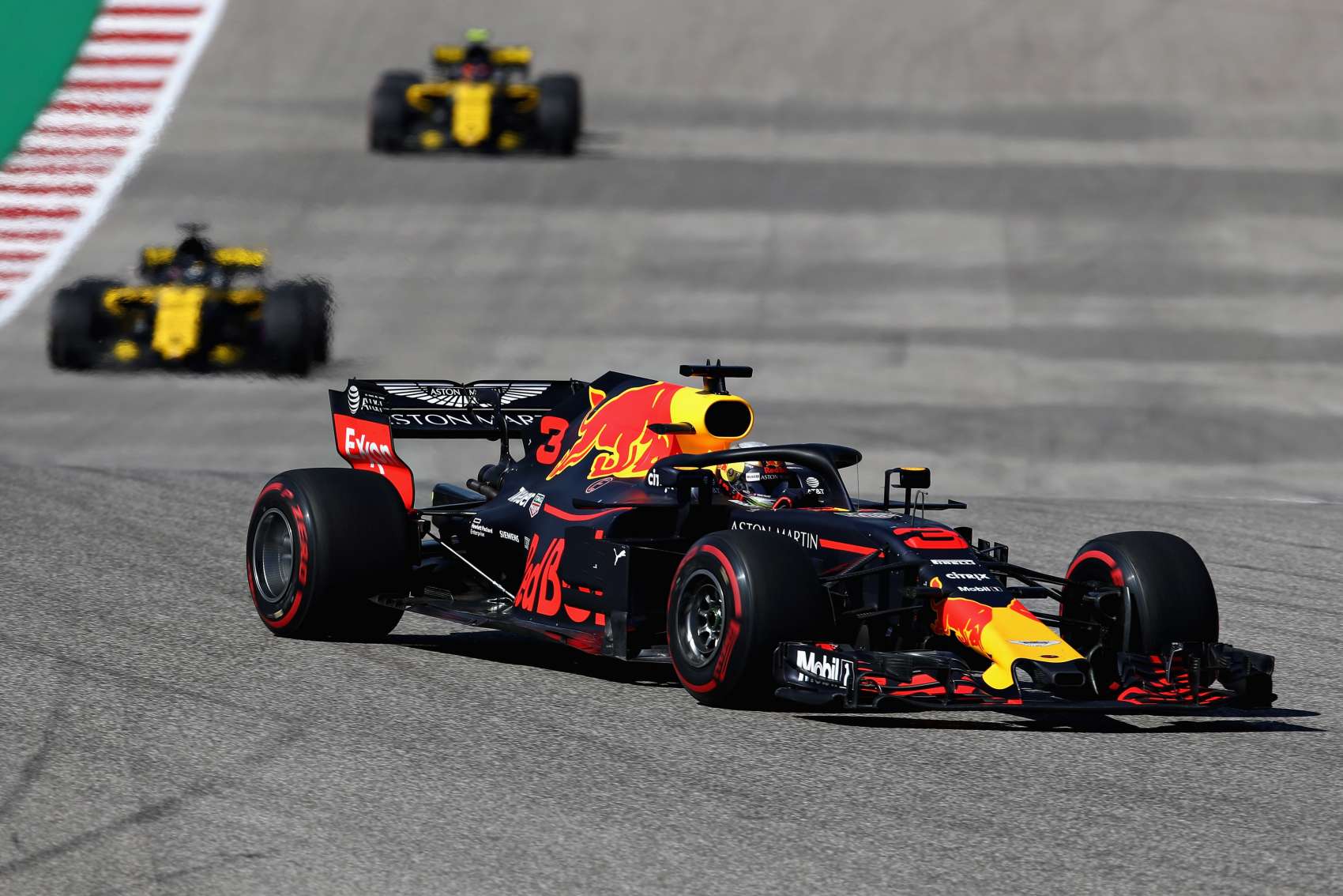 A Red Bullnál viccet csinálnak Ricciardo szenvedéséből