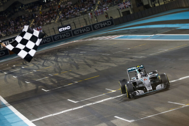 Lowe: Rosberg sarkallta jobb teljesítményre Hamiltont