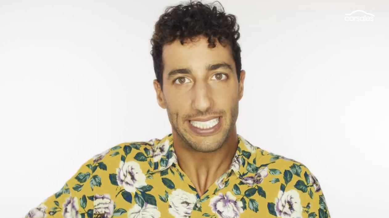 Ricciardo bemutatja, hogy kell profin kereket cserélni