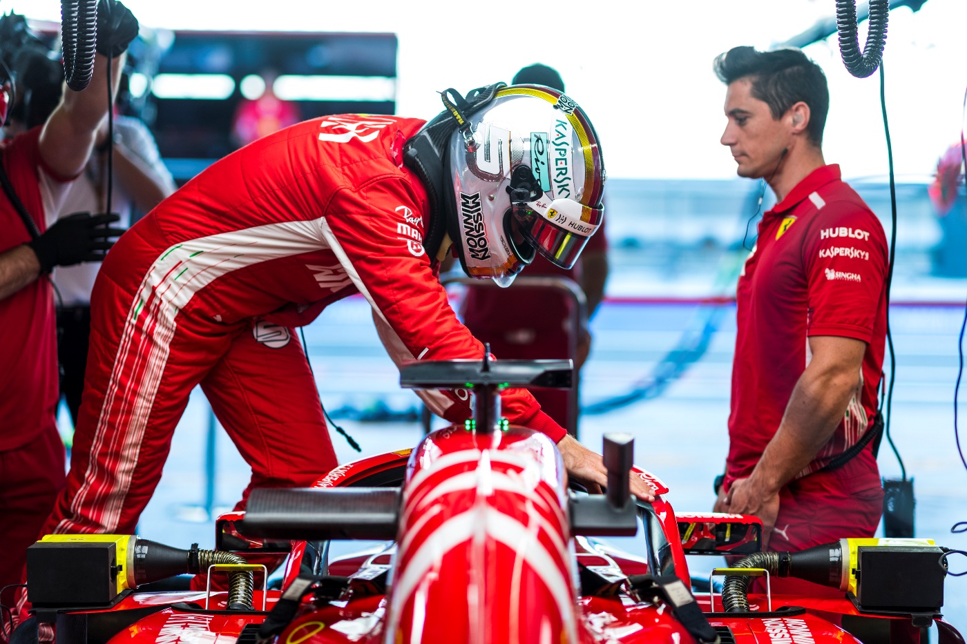 Vettel: Hálistennek nem kell a hipereken rajtolnom