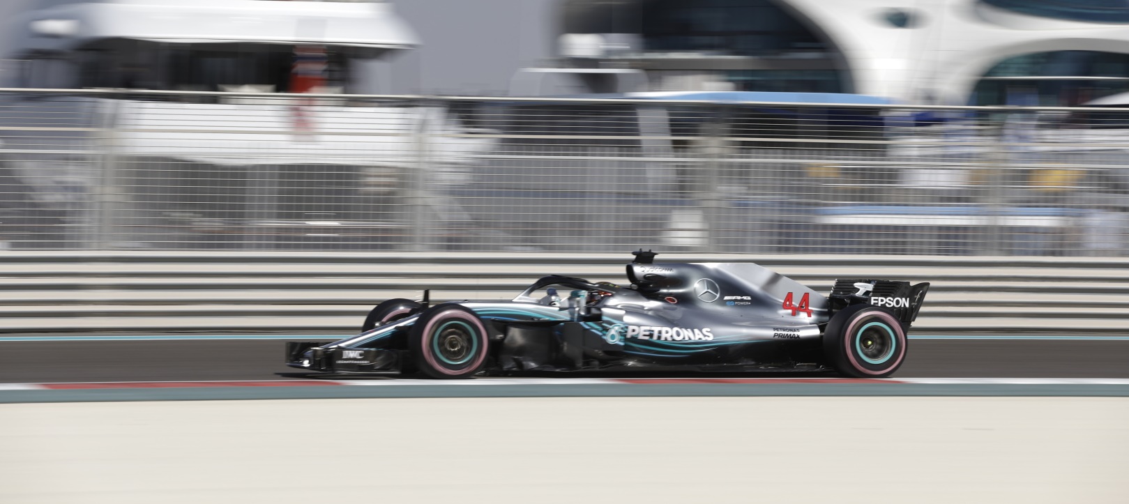 Abu Dhabi Nagydíj: Hamiltoné a szezon utolsó pole-ja