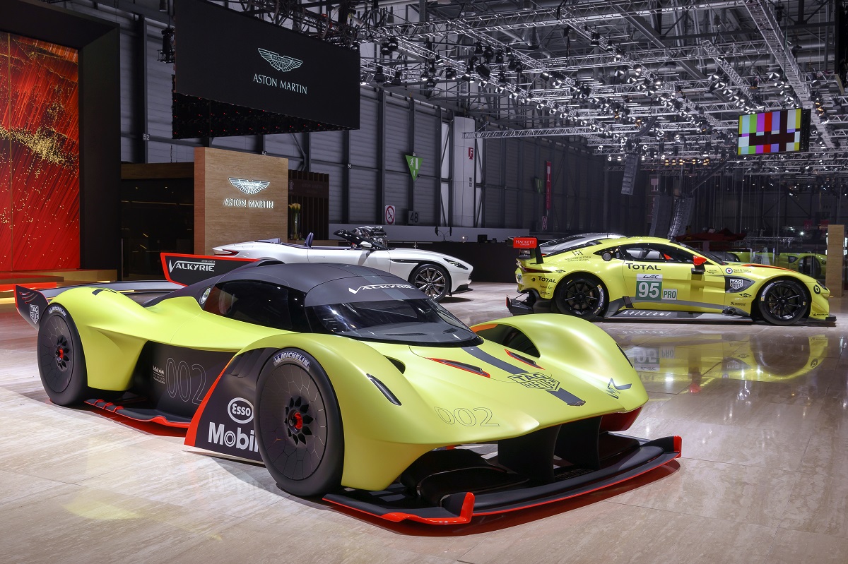 Előállt az Aston Martin a Valkyrie pályaváltozatával is