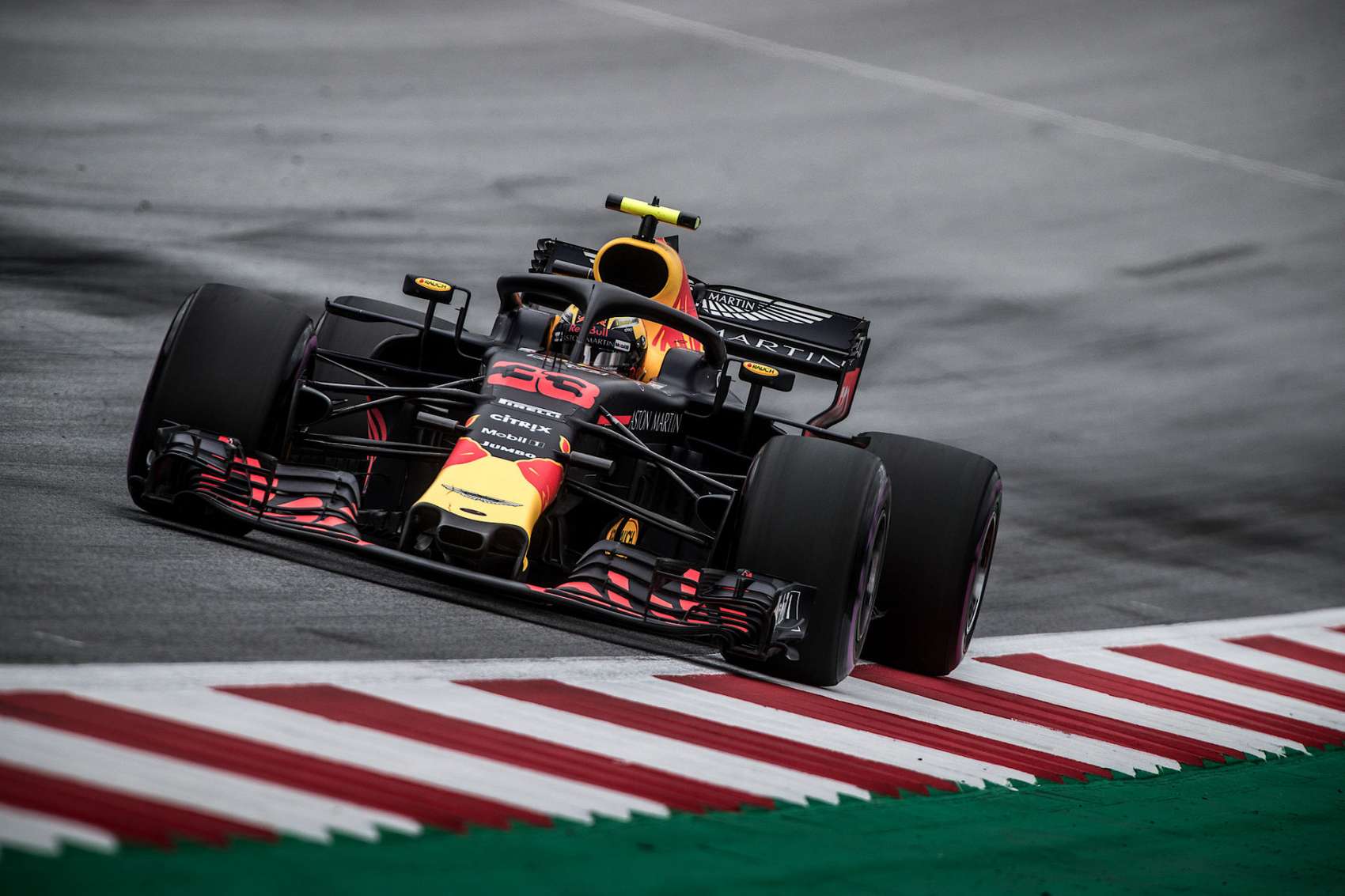 Verstappen és Grosjean gyűjtötte eddig a legtöbb büntetőpontot