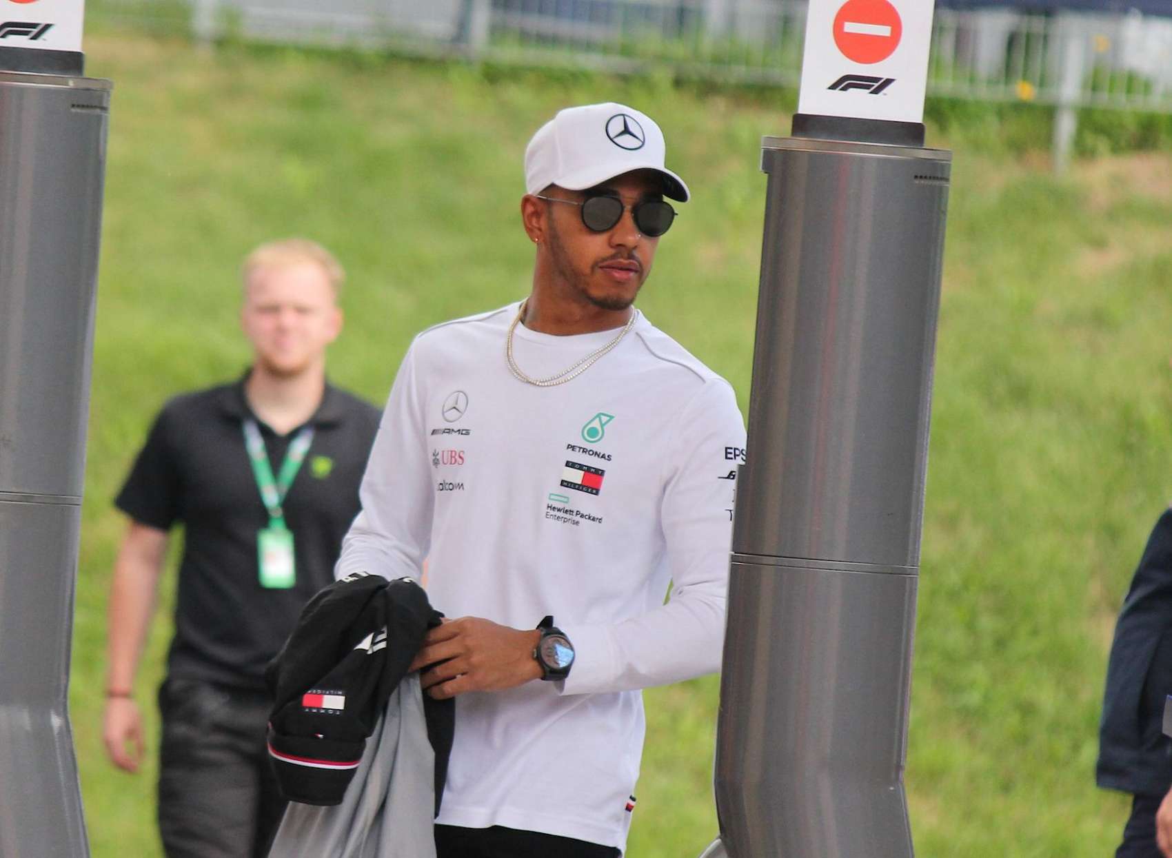 „Hamilton csatlakozhat a Ferrarihoz, ha kap egy győzelemre esélyes autót”