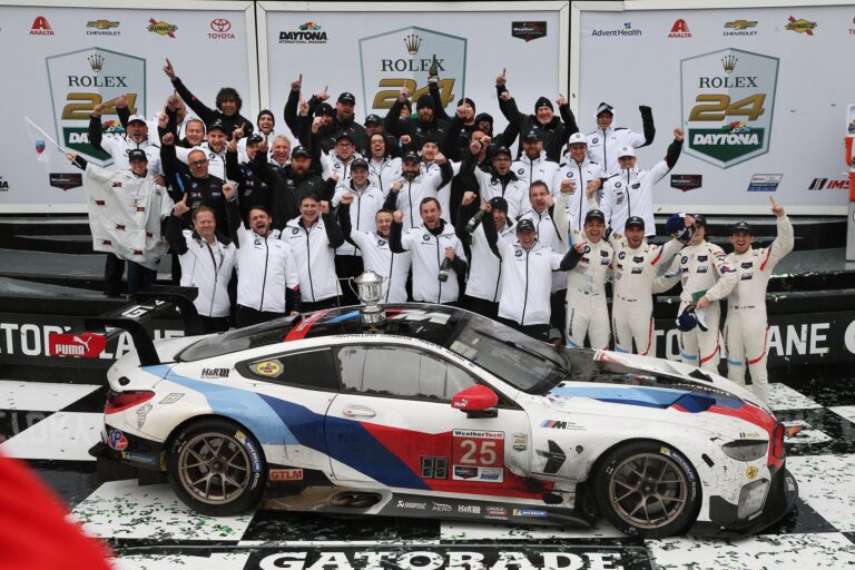Daytonai kategória győzelem a BMW-nek – a győzelmet Charly Lamm emlékének ajánlják