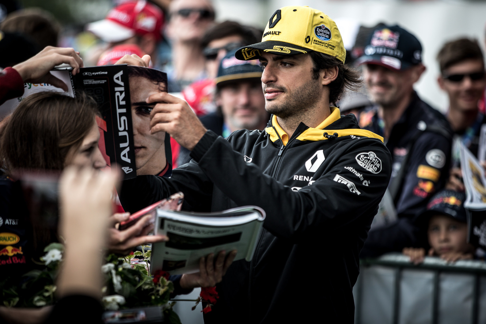 Sainz szerint a rajongóknak pozitívabban kellene szemlélniük a dolgokat