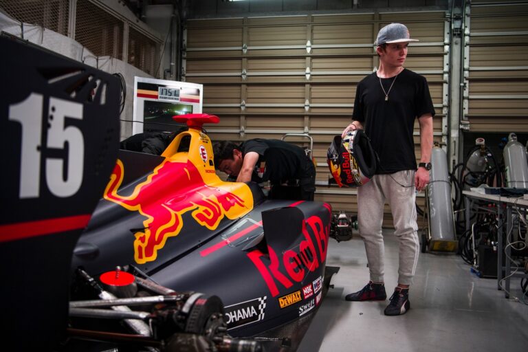 Ticktum vezetheti majd a Red Bullt a bahreini teszten