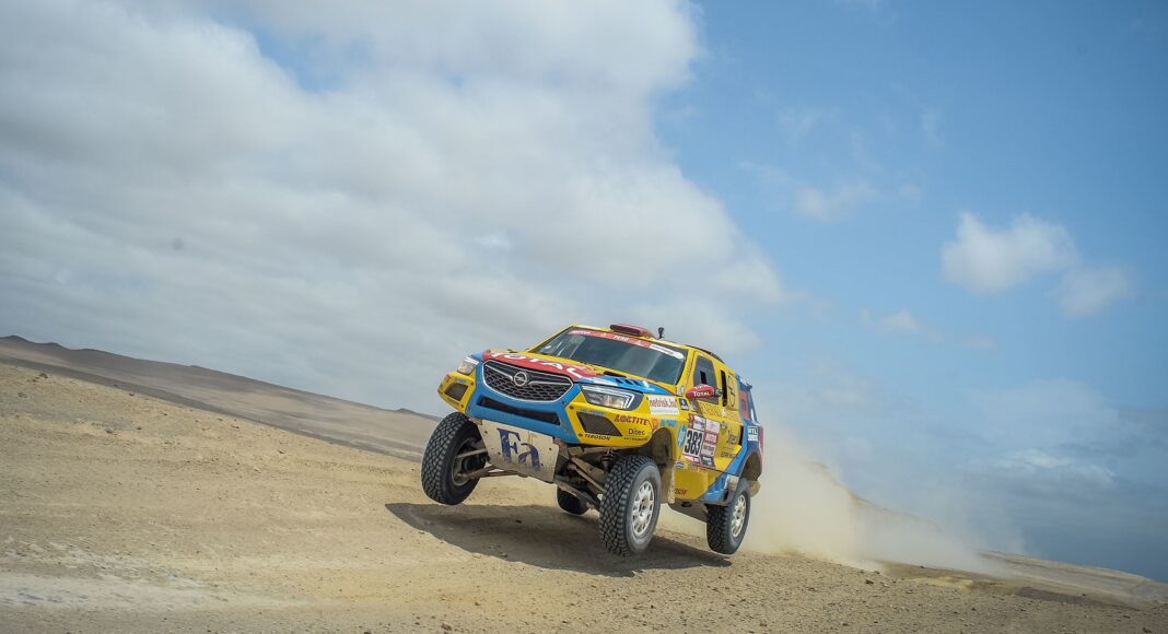 Opel Dakar Team, szalay