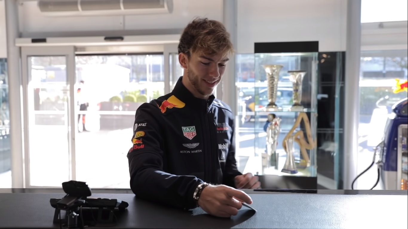 Pierre Gasly első napja a Red Bullnál – videóval!