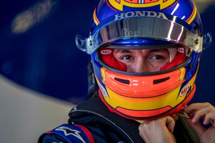Alexander Albon racingline. racinglinehu, racingline.hu
