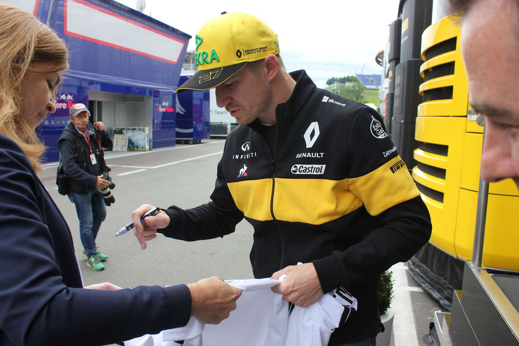 Button kívánsága: Nyerjen már végre Hülkenberg!