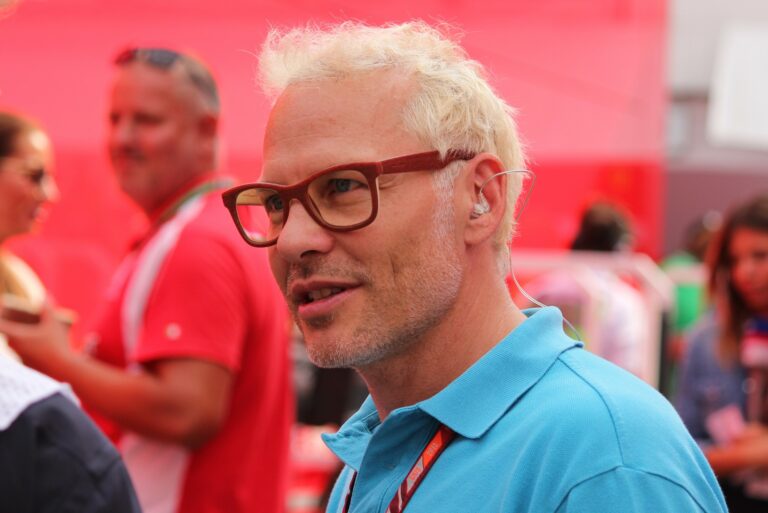 Villeneuve kifakadt, majd otthagyta a csapatát, miután az kitette a Le Mans-i 24 órásról