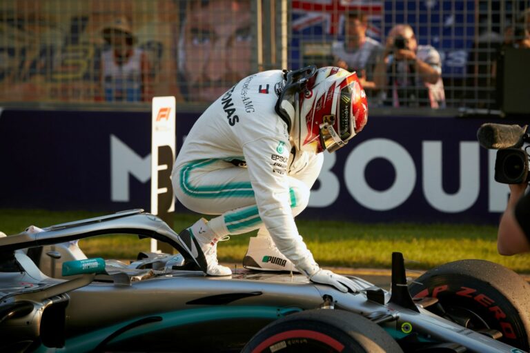 Lewis Hamilton, Mercedes, racingline, racinglinehu, racinglilne.hu