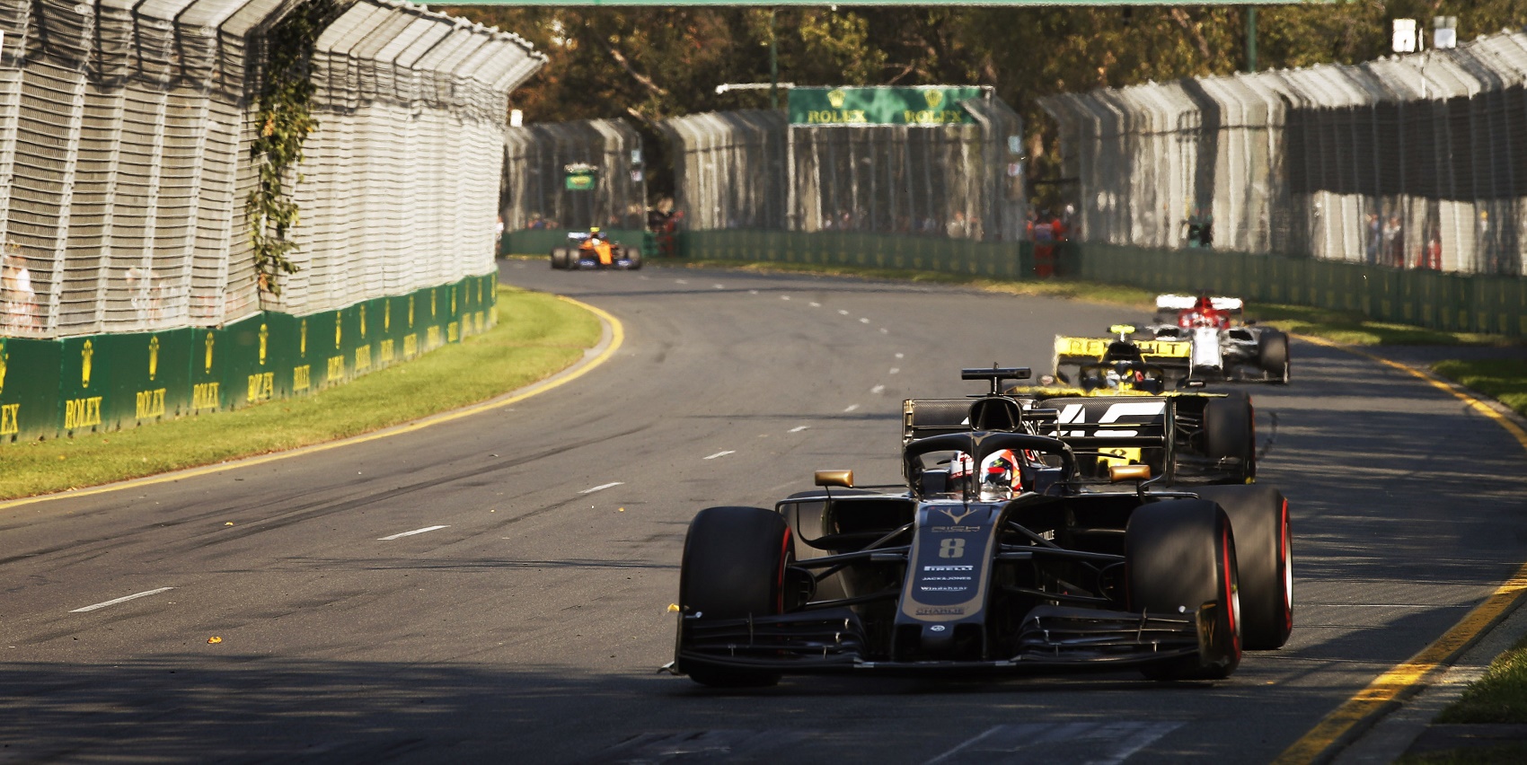 A Haas versenyzői szerint semmi értelme a leggyorsabb körért járó pontnak